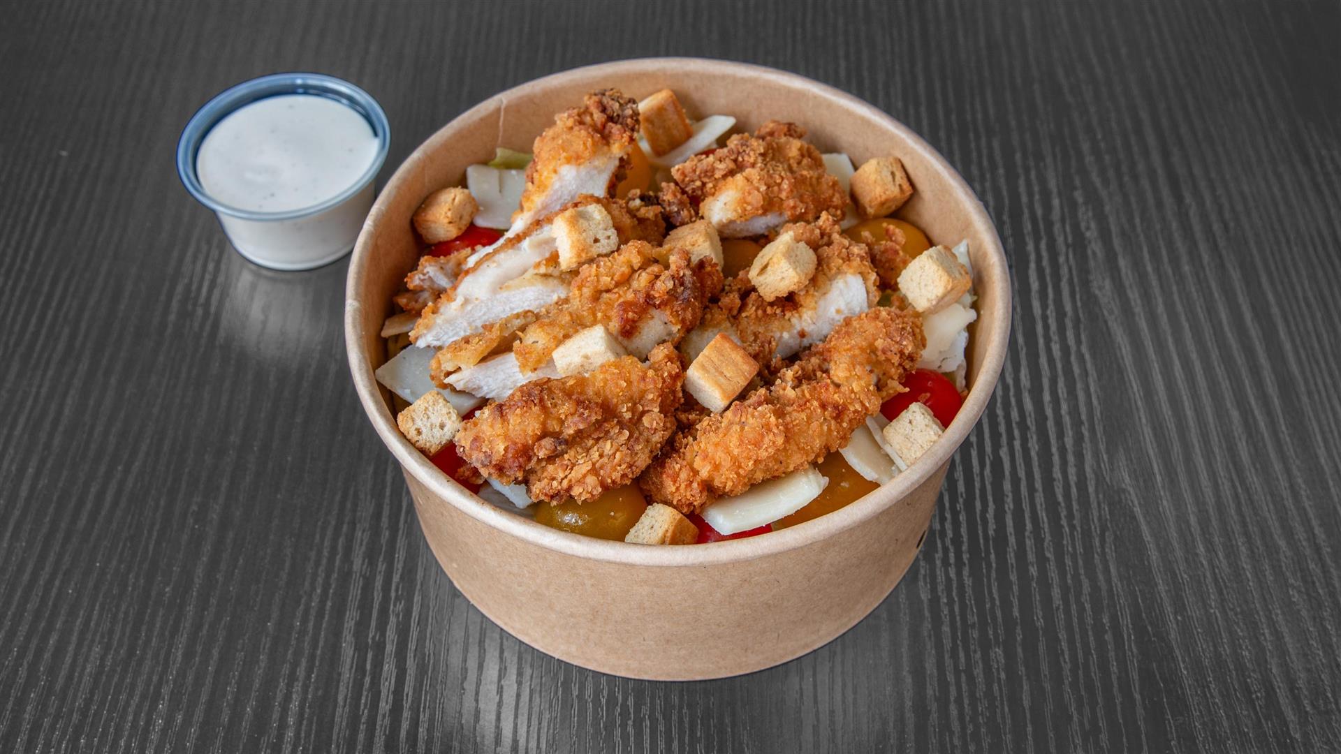 Salade César — poulet croustillant et sauce césar maison